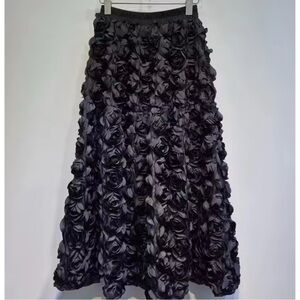 Elegant Black Floral Midi Skirt